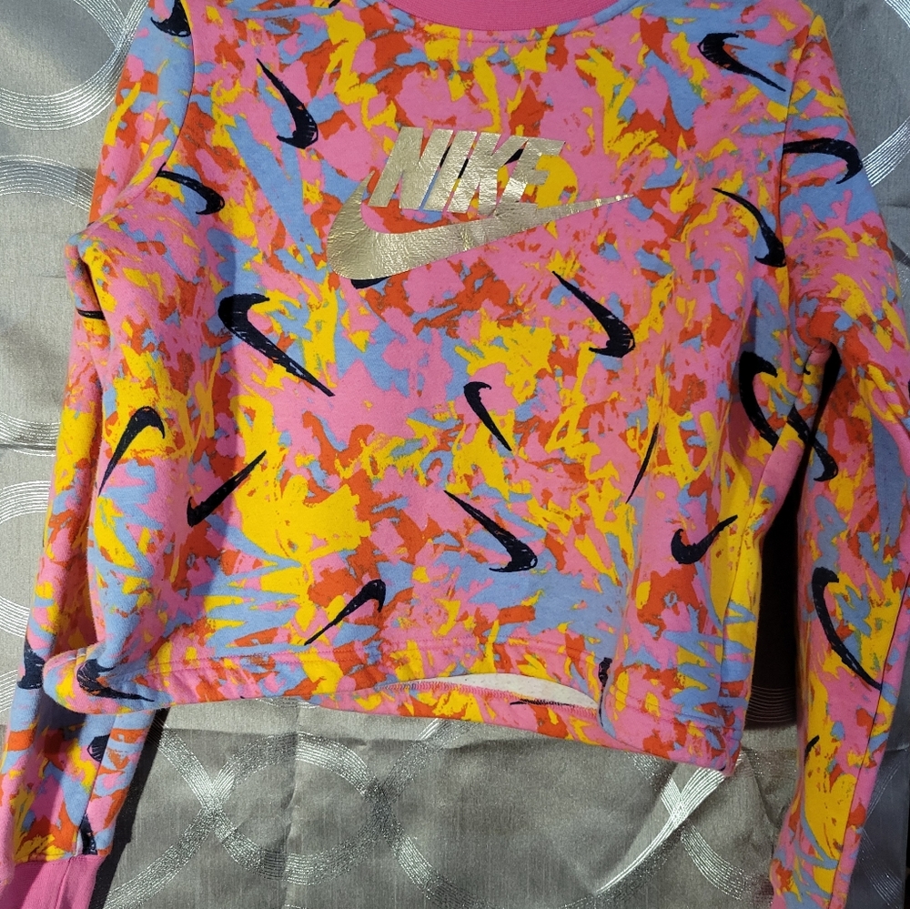 NIKE CROP TOP